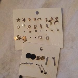 🌸1 HOUR SALE🌸 Two packs of earring!